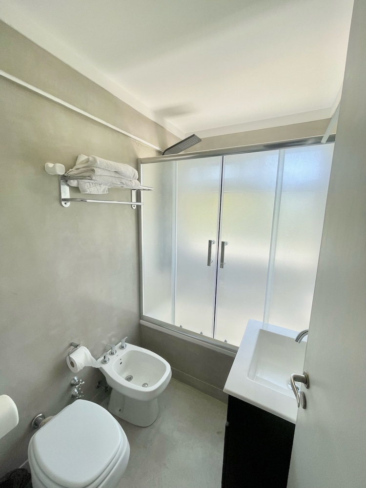 Golf Tower Suites & Apartments