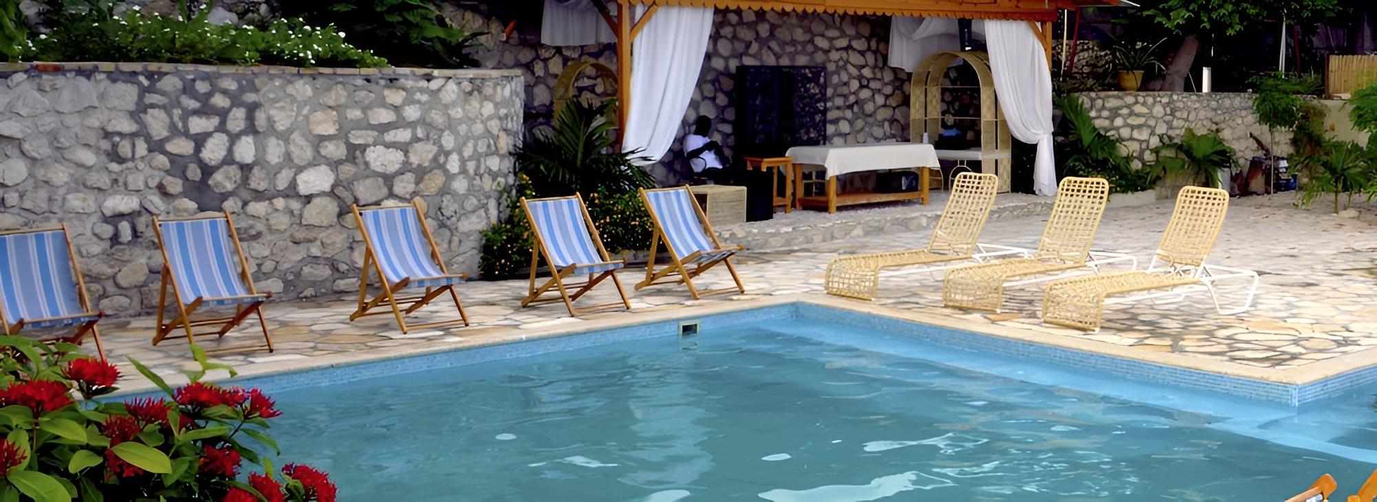 Ouanga Bay Beach Hotel