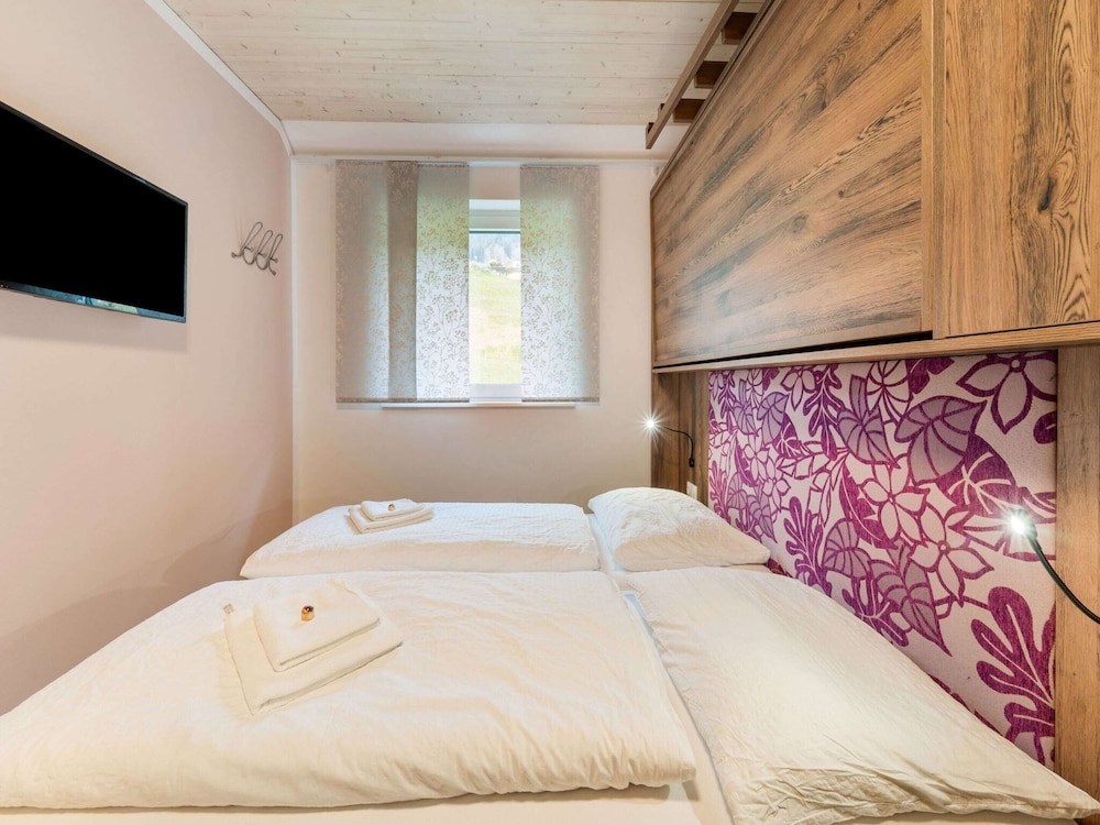 Large Apartment in Sankt Georgen With Balcony