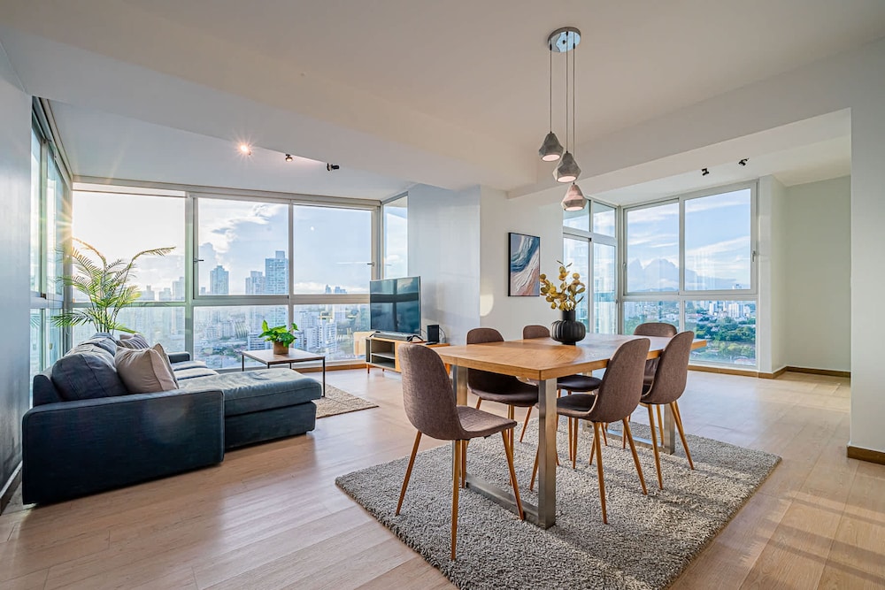 w Prestigious 2BR w Perfect Balcony View