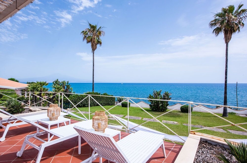 Villa Acqua Saracena by Wonderful Italy