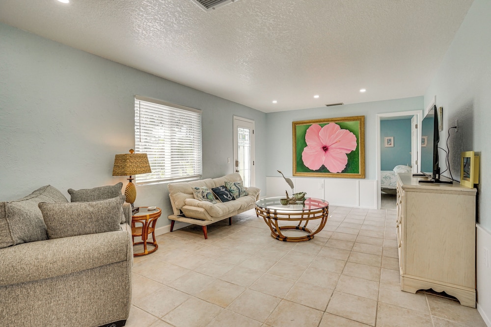 3 Mi to Beaches: Pet-friendly Retreat in Bradenton
