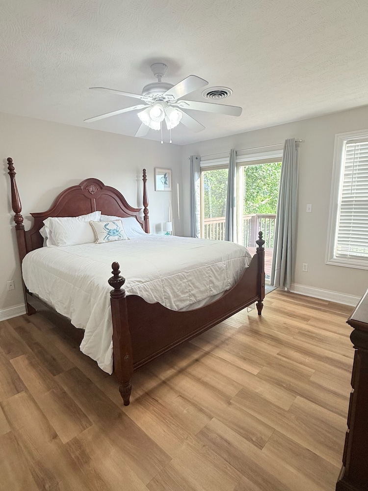 Lake It Easy 3 Level Home