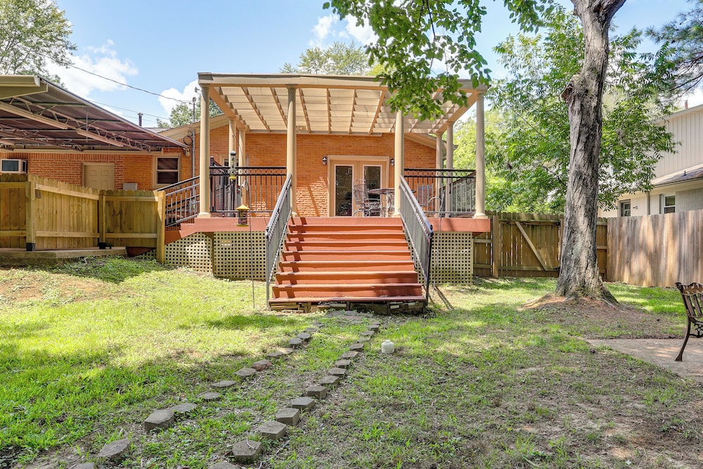 Walk to Dtwn & Freed-hardeman: Home w/ Fenced Yard