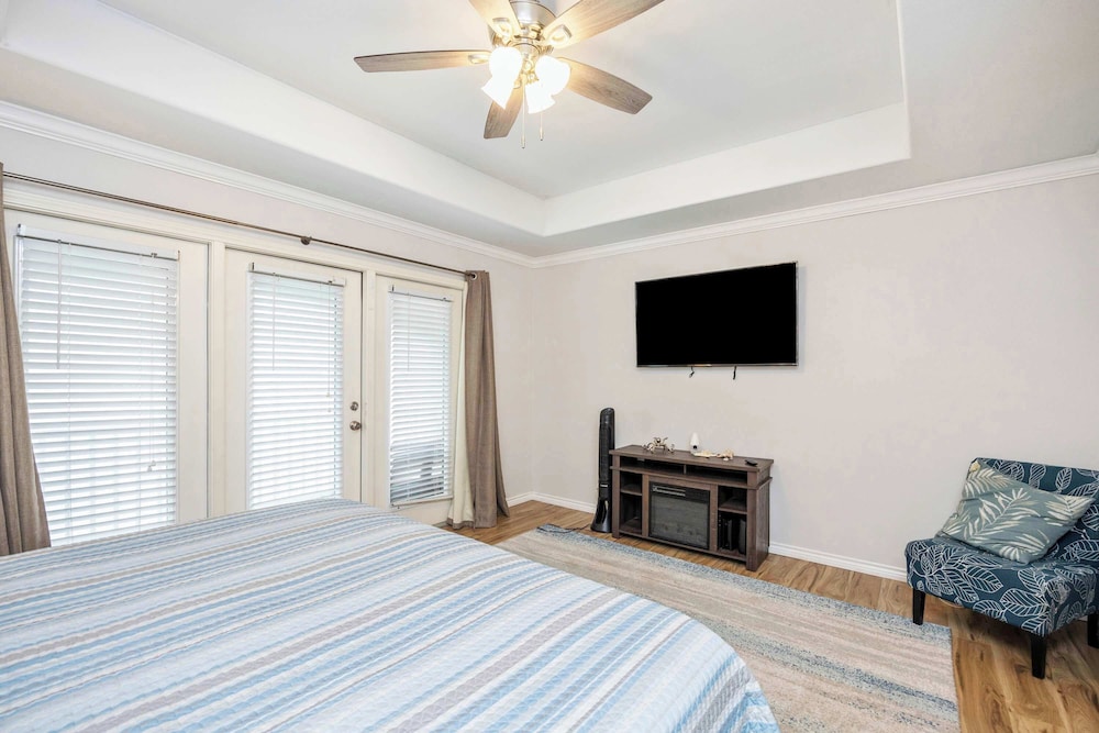 Coastal Townhouse TX Retreat!