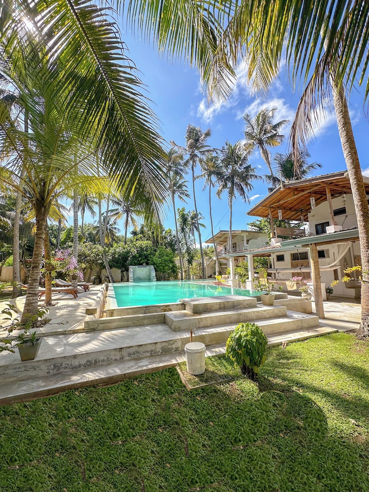 Deep Blue Sea Rental Villa