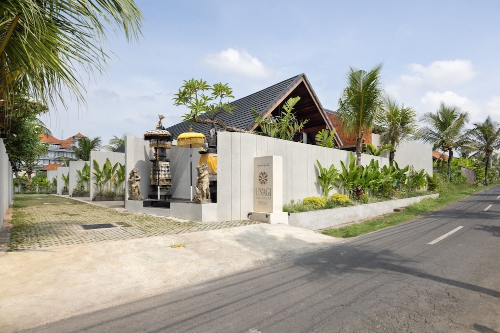 Unagi Mas Villas by Emana