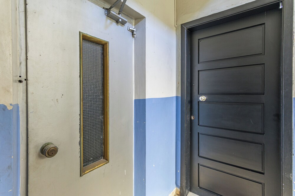 Cove - 2Br Apt W Balcony in Mar Mikhael