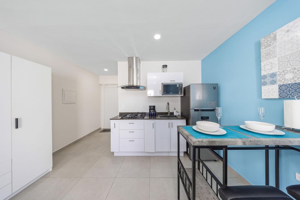 Amazing Studio w Pool Patio Close 2 Palmbeach