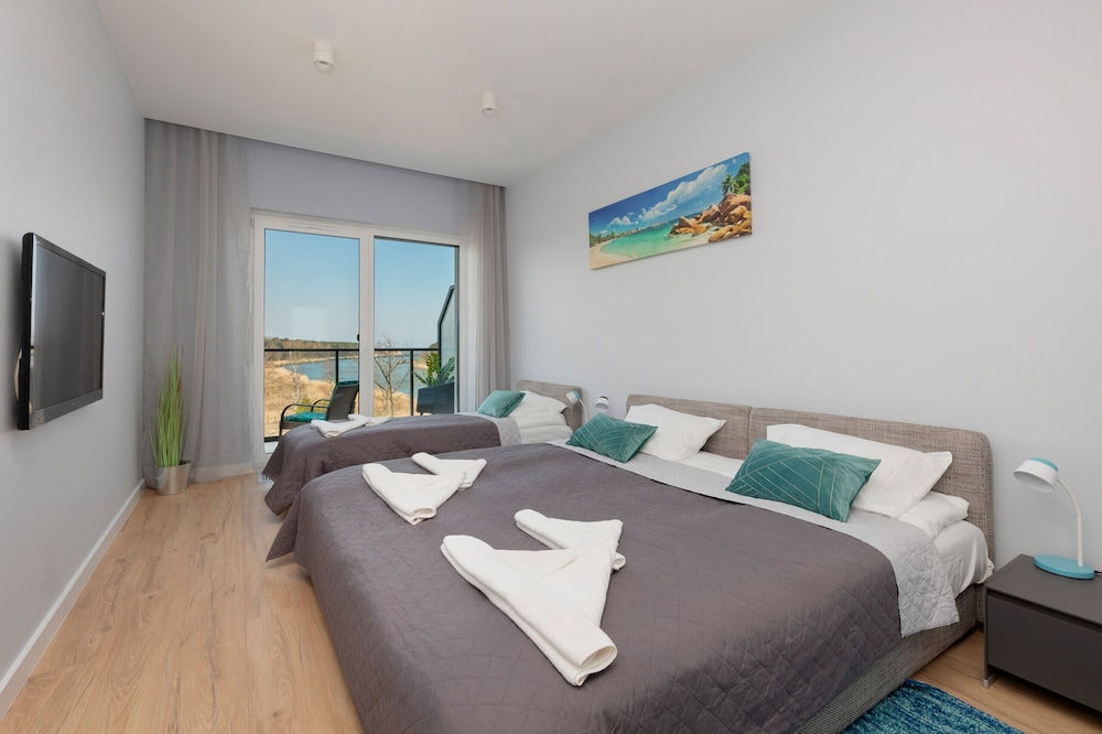 Riverfront Apartment by Renters view 4