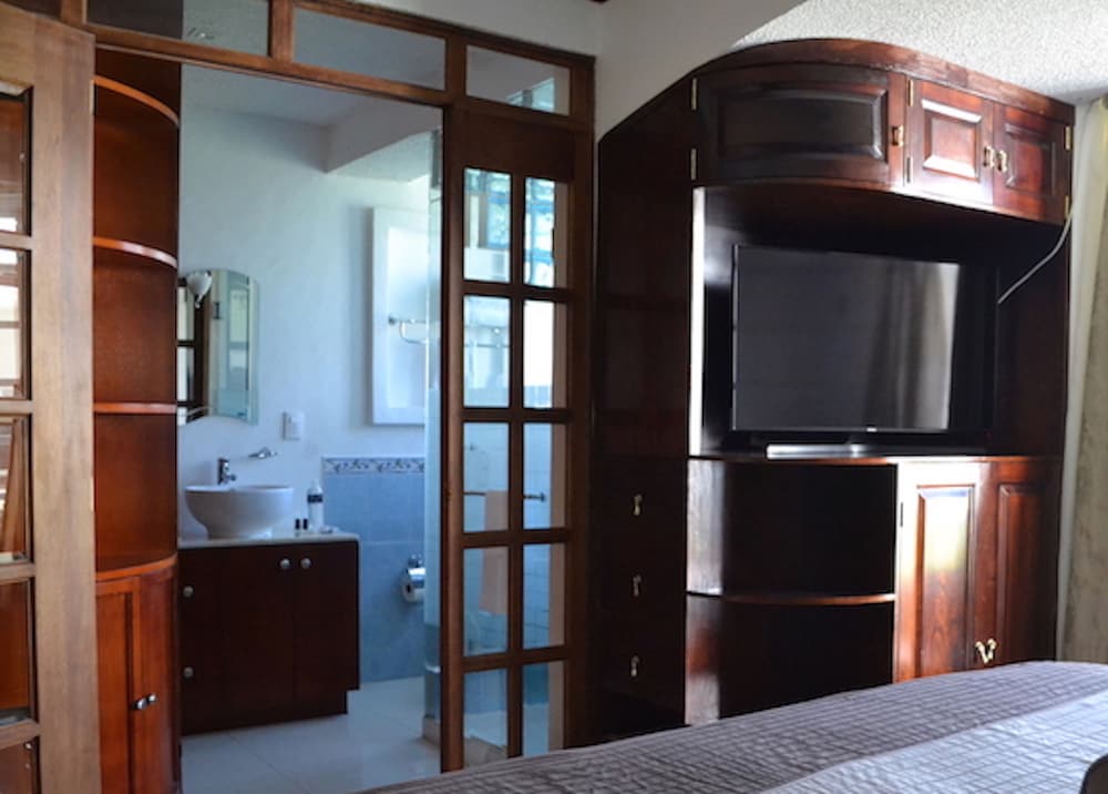 La Aurora Hotel like Home