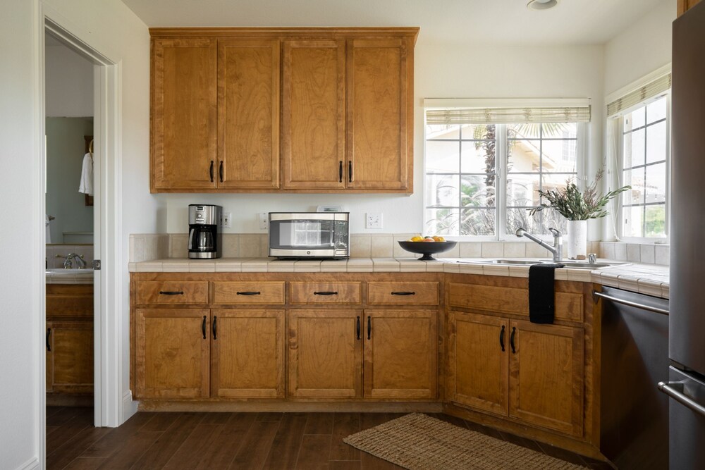 Villa Verdot by Avantstay Spectacular 6 BR Estate w Pool Hot Tub Tennis B-ball Courts