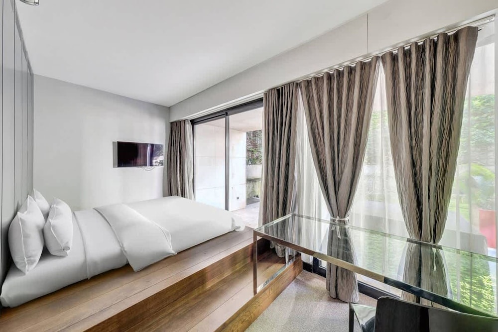Exceptional Apartment - Near Eiffel Tower