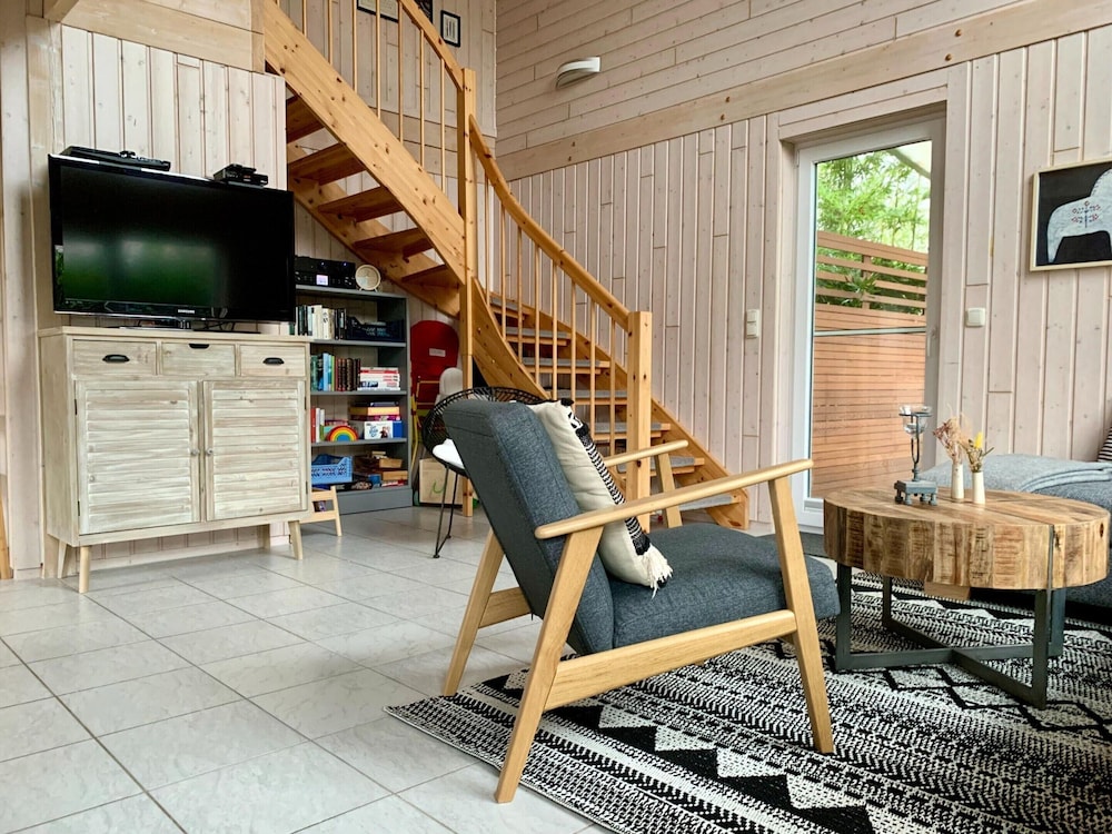 Lovely Holiday Home in Dummer Near Lake