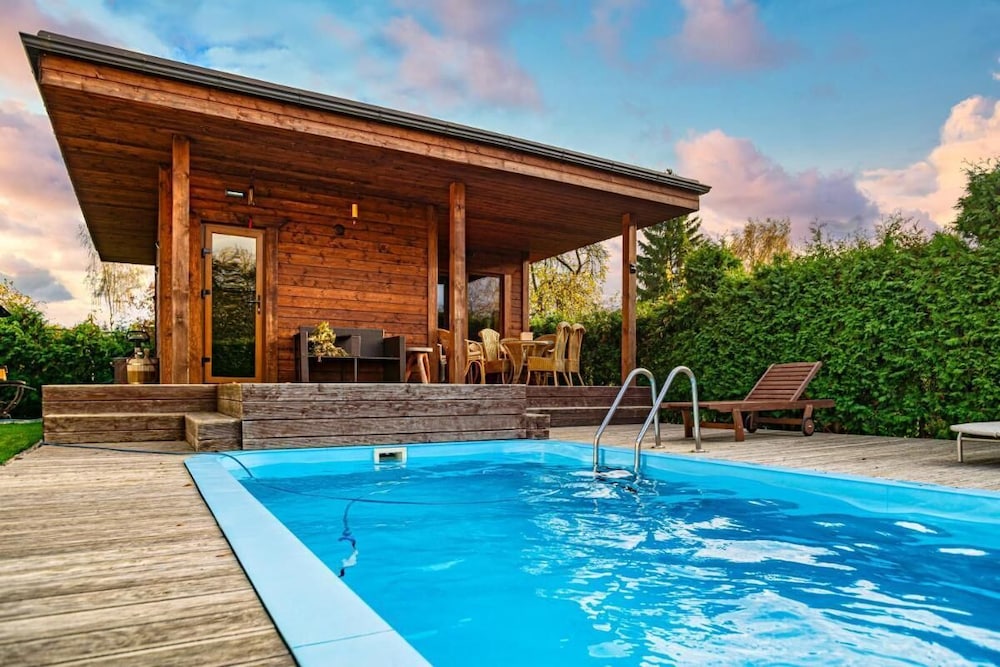 Luxurious Amber Villa With Private Pool and Garden Views