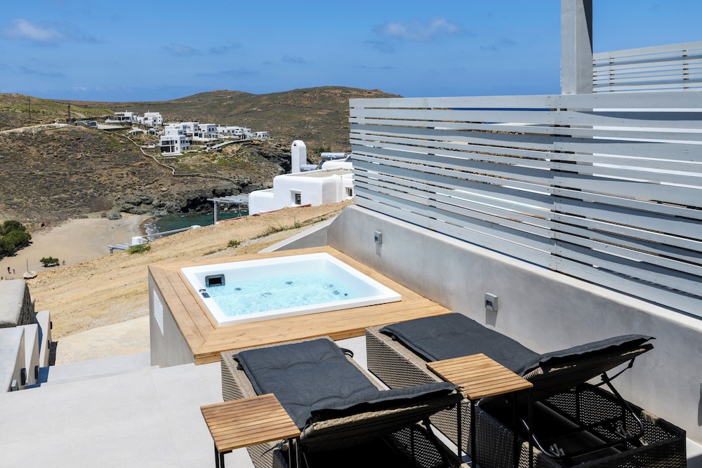 Mykonist Merchia Beach Villas & Suites