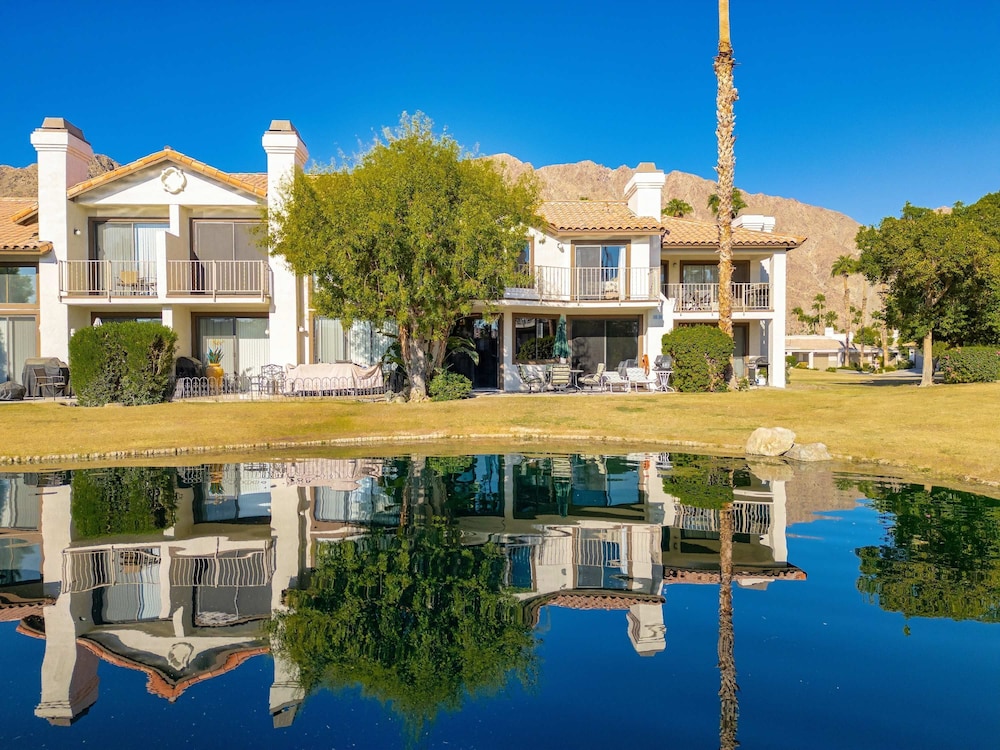 Cozy Lakeside Retreat in PGA West Bbq Scenic Views