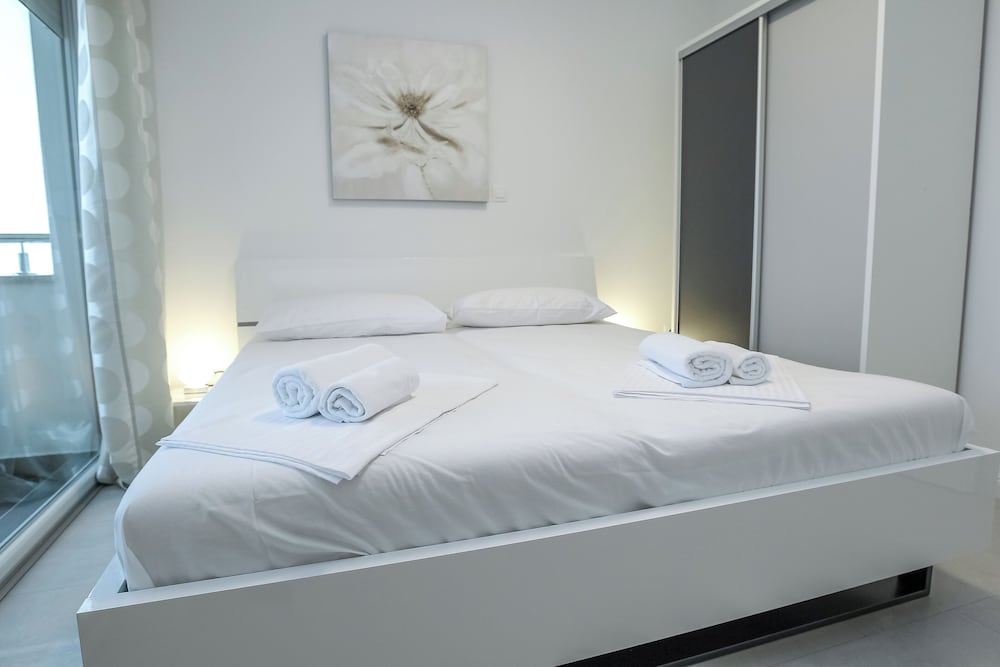 Tomana B Apartments