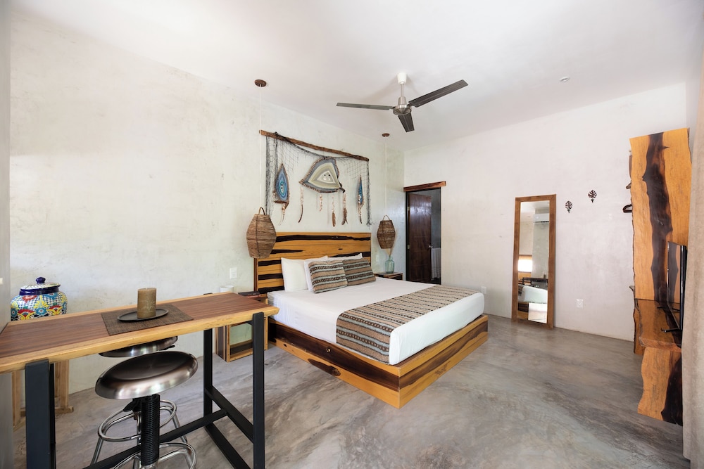 TRECE LUNAS TULUM