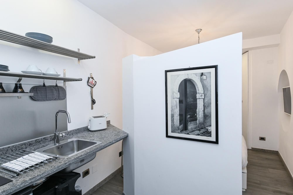 The Essential - Trastevere Design Studio