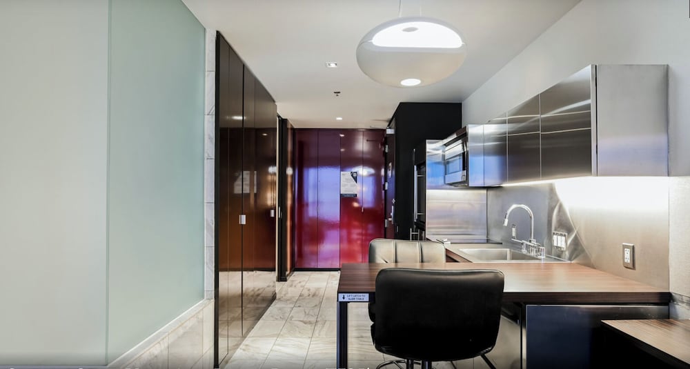 Ava's Suite 37th FLR PALMS PLACE