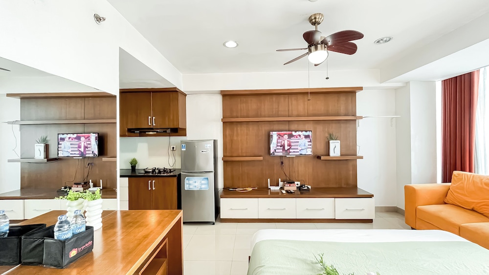 Modern Pop Urban Studio At Tamansari The Hive Apartment
