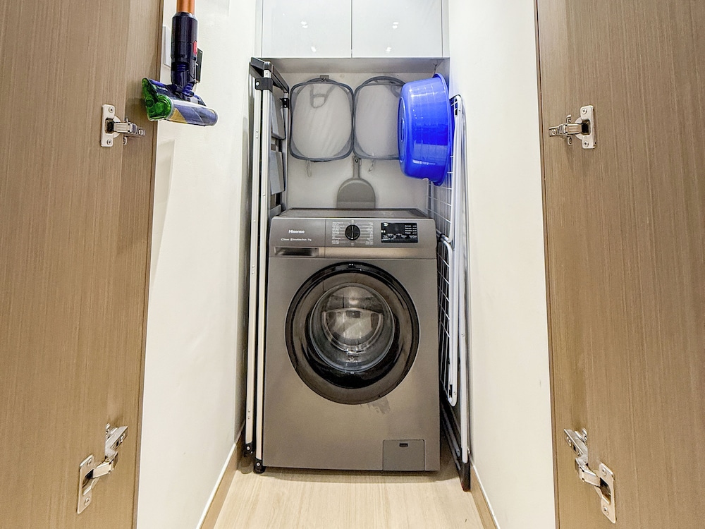Luxury 1BR 2 Baths JVC