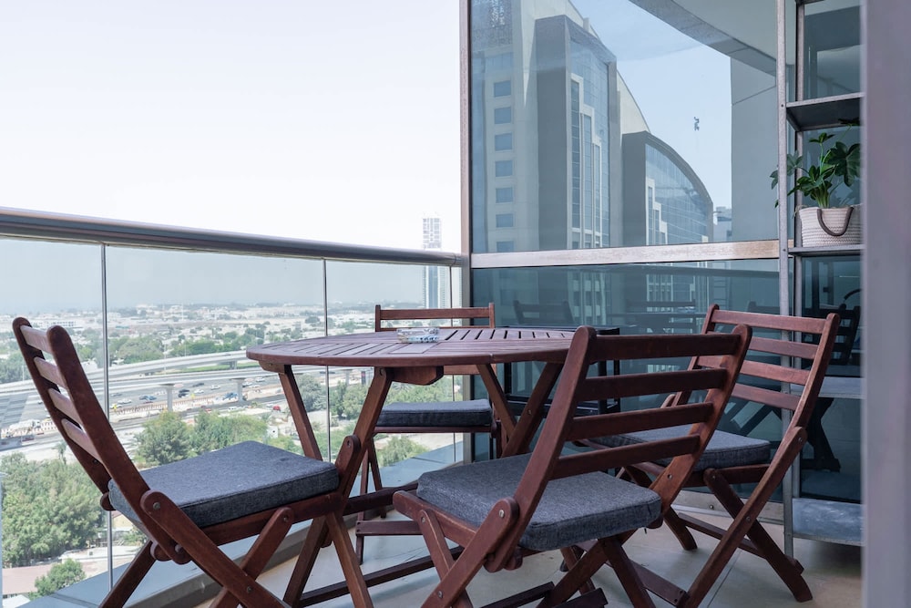 Stylish Studio Apartment in Tecom s Prime Location