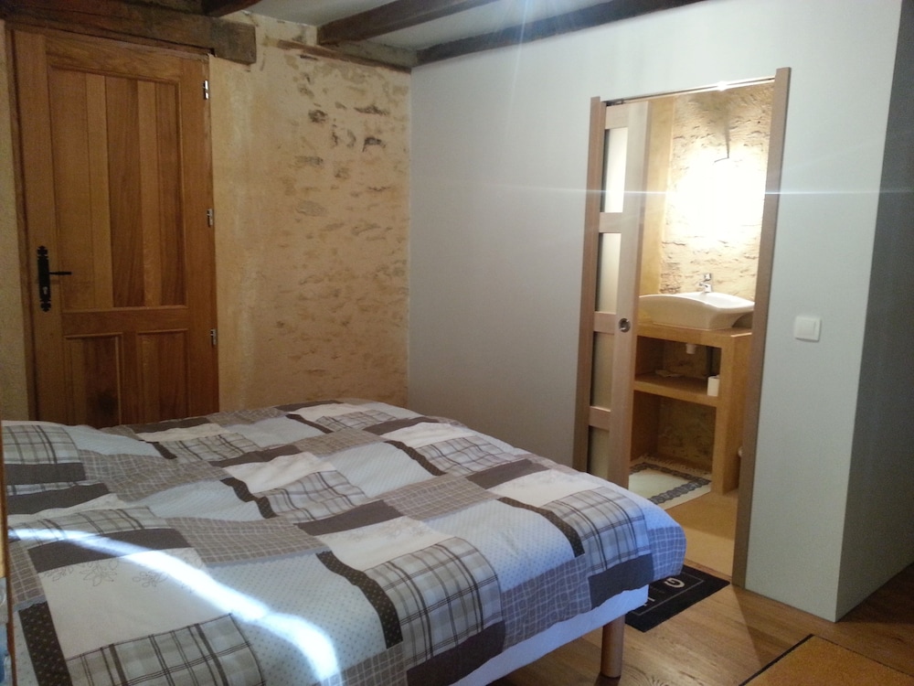 Moulin Lou Apmay view 4