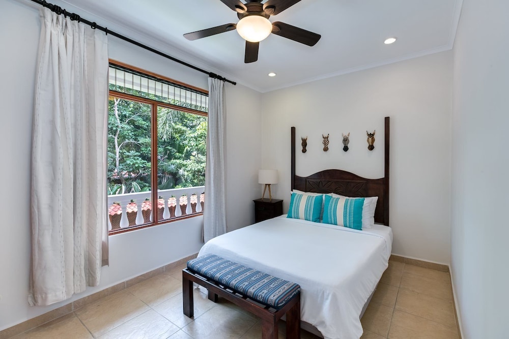 2br/2ba Unit in Exclusive Community view 2