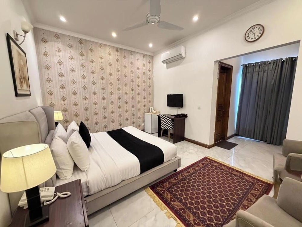 Rhodium Hotel ONE