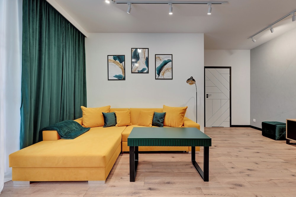 Doki Living - Foodhall & Parking by Downtown Apartments