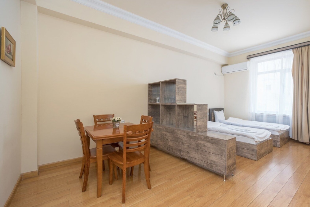 Stay Inn on Yekmalyan St