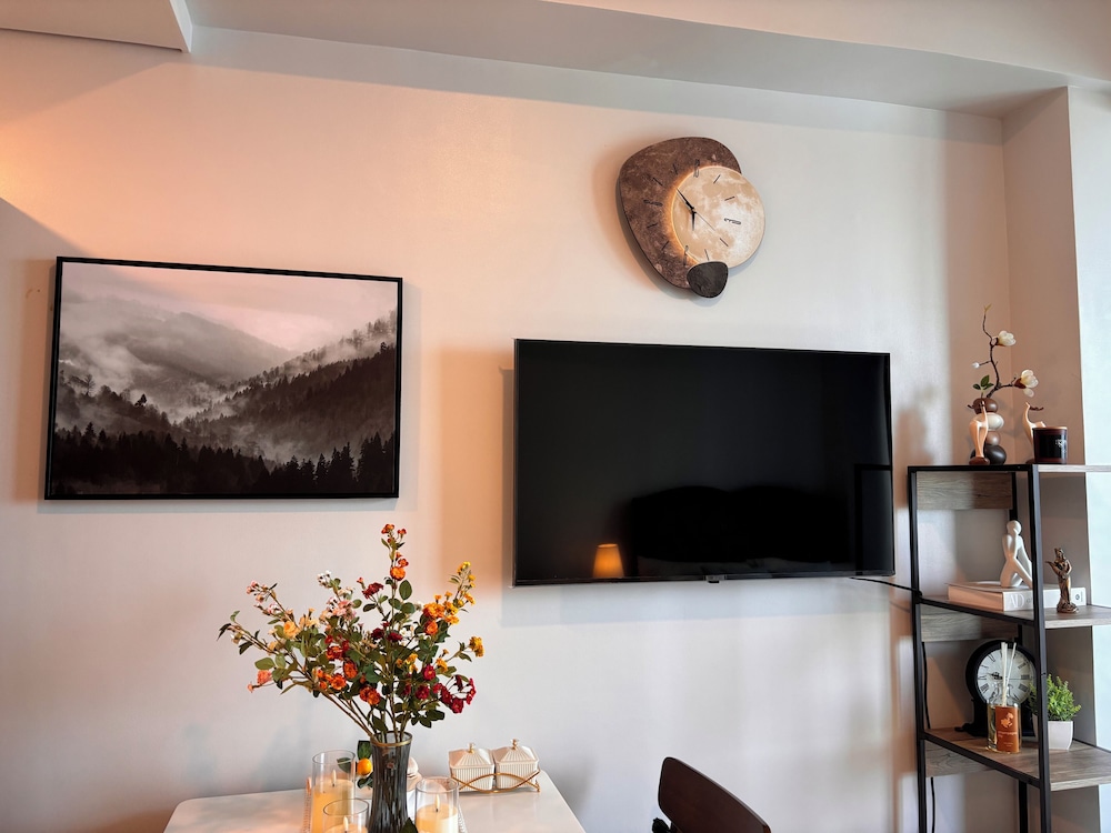 Virgo Nest Rentals - 38th Park Ave, IT Park Cebu - City View