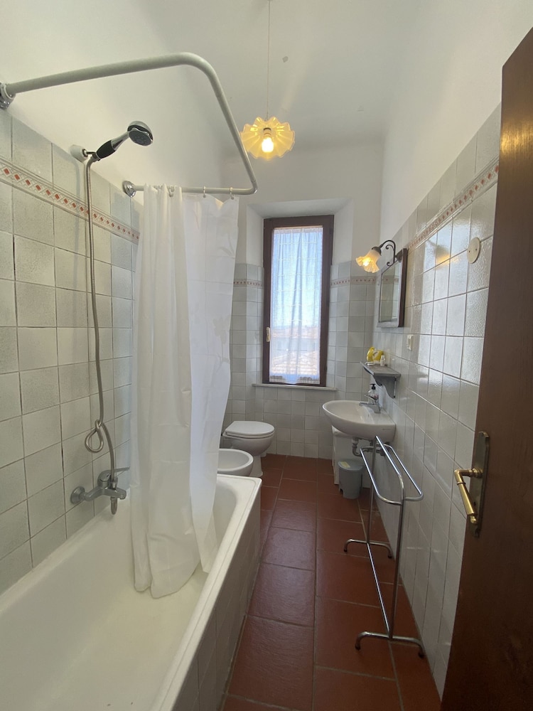 4 bed Places in the new Town Area - Ref Manto-rif Manto