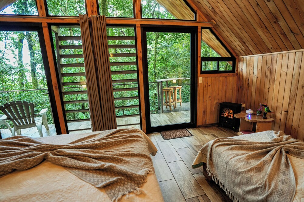 Tityra Lodge