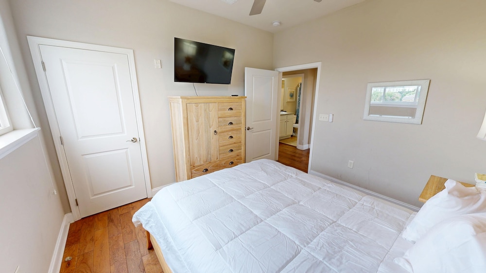 Alerio 301c 3 Bedroom Condo