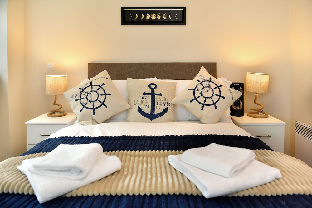Just Stay Wales - Meridian Bay view 2