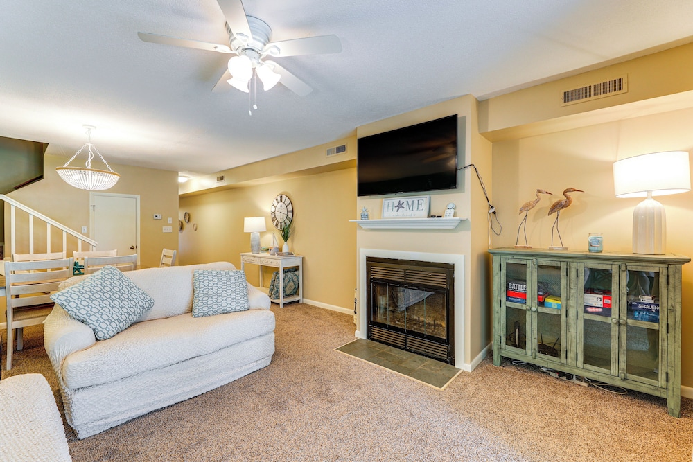 3 Mi to Fenwick Island & Beach: Family Townhome