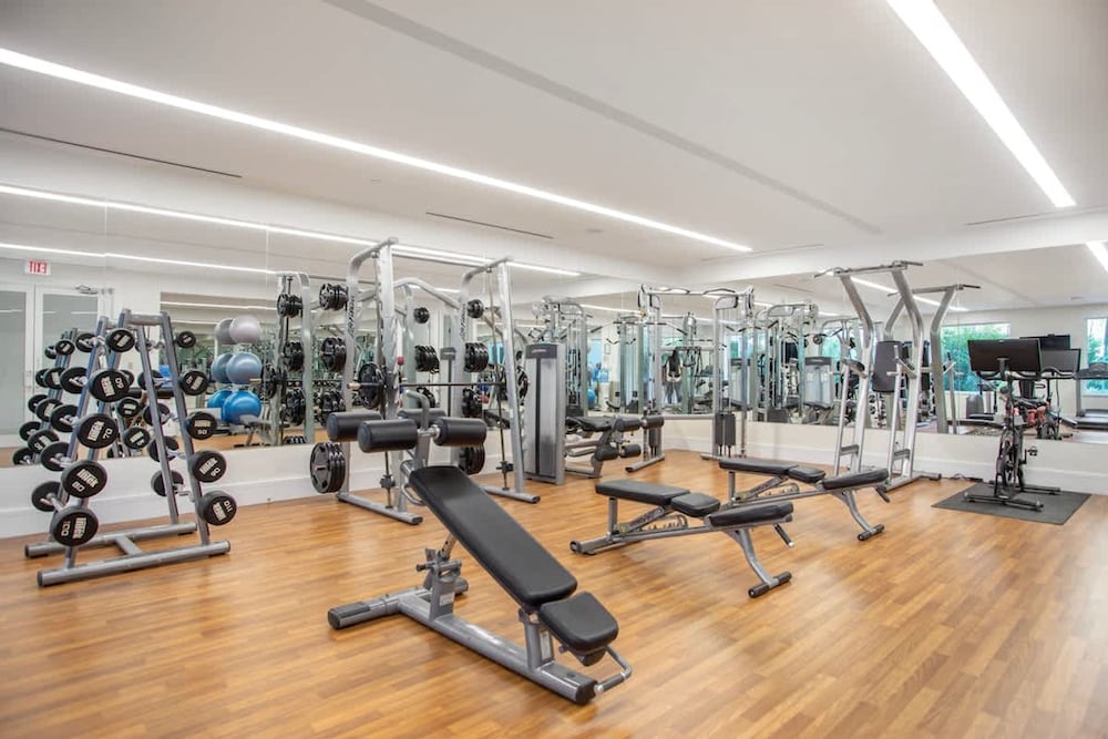 4 Bedroom Cable Beach Condo With Balcony