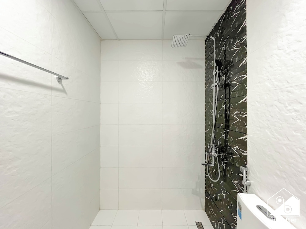 Bright 2bed Family Home: Pool, Gym & Kids Play