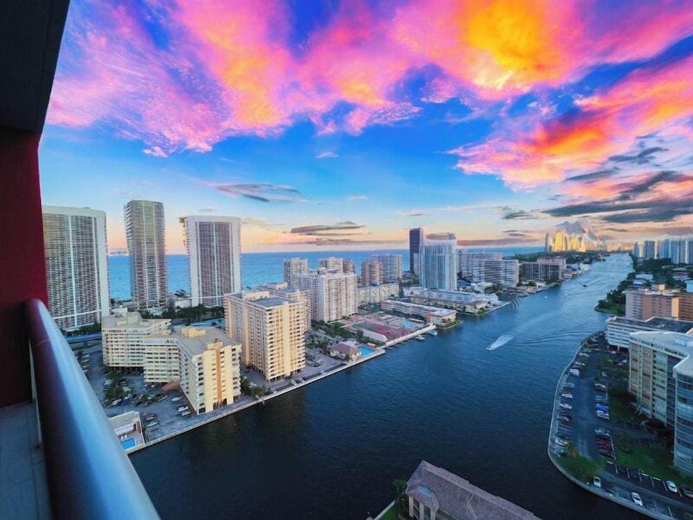 Luxury Great View 1503