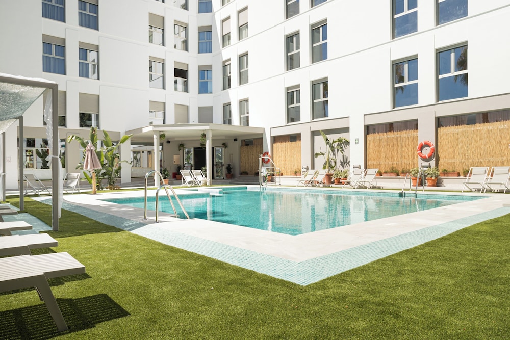 Hotel LAN Suites - Image 1