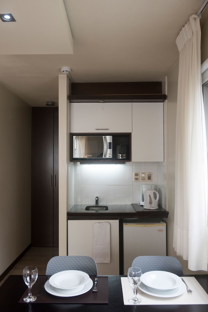 27 Suites Apart Hotel