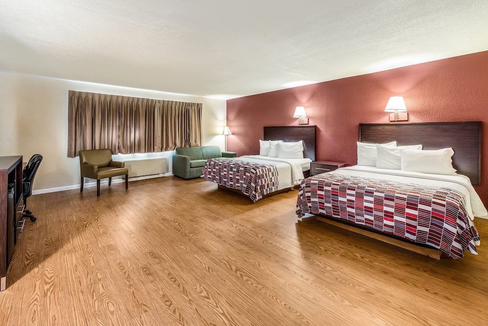 Red Roof Inn  Suites Wapakoneta - Property Image 22