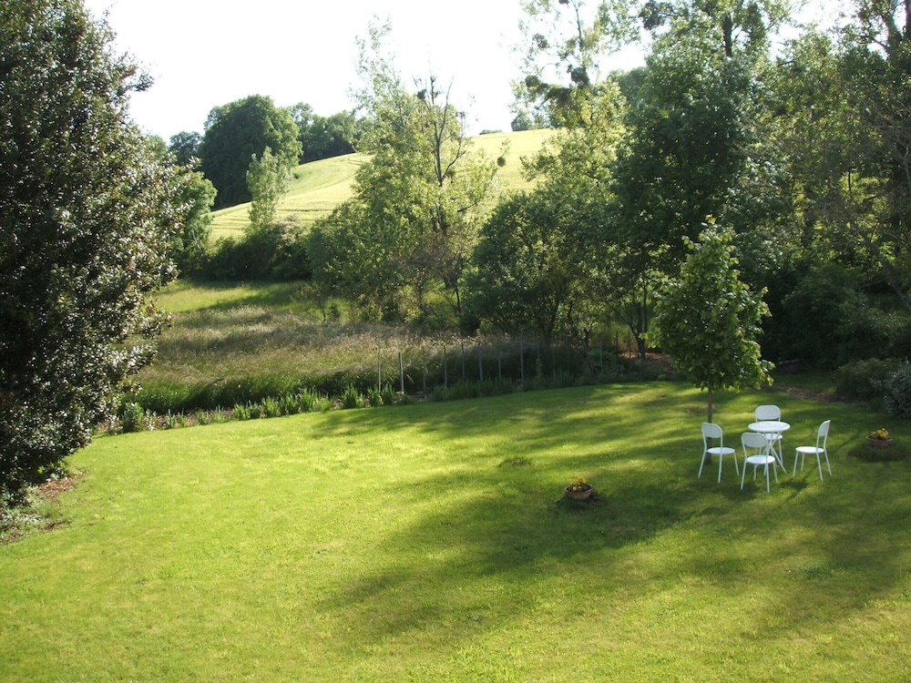 Photo 33