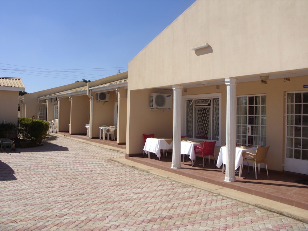 Lusaka Mosi-O-Tunya Executive Lodge