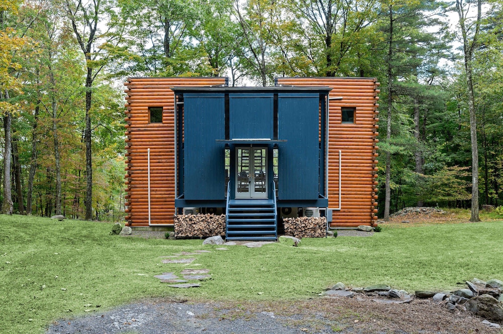 Epic Architectural Masterpiece w Views hot tub
