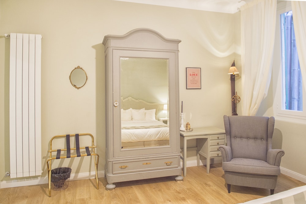 La Piazzetta Rooms