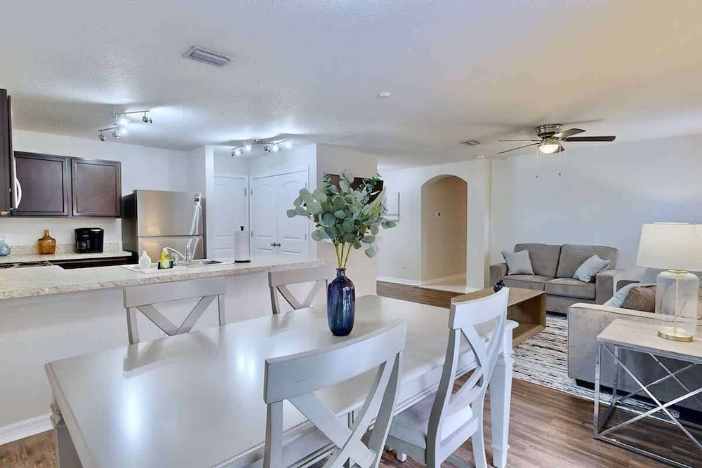 Brooksville Retreat! 3 Bed, 2 Bath!